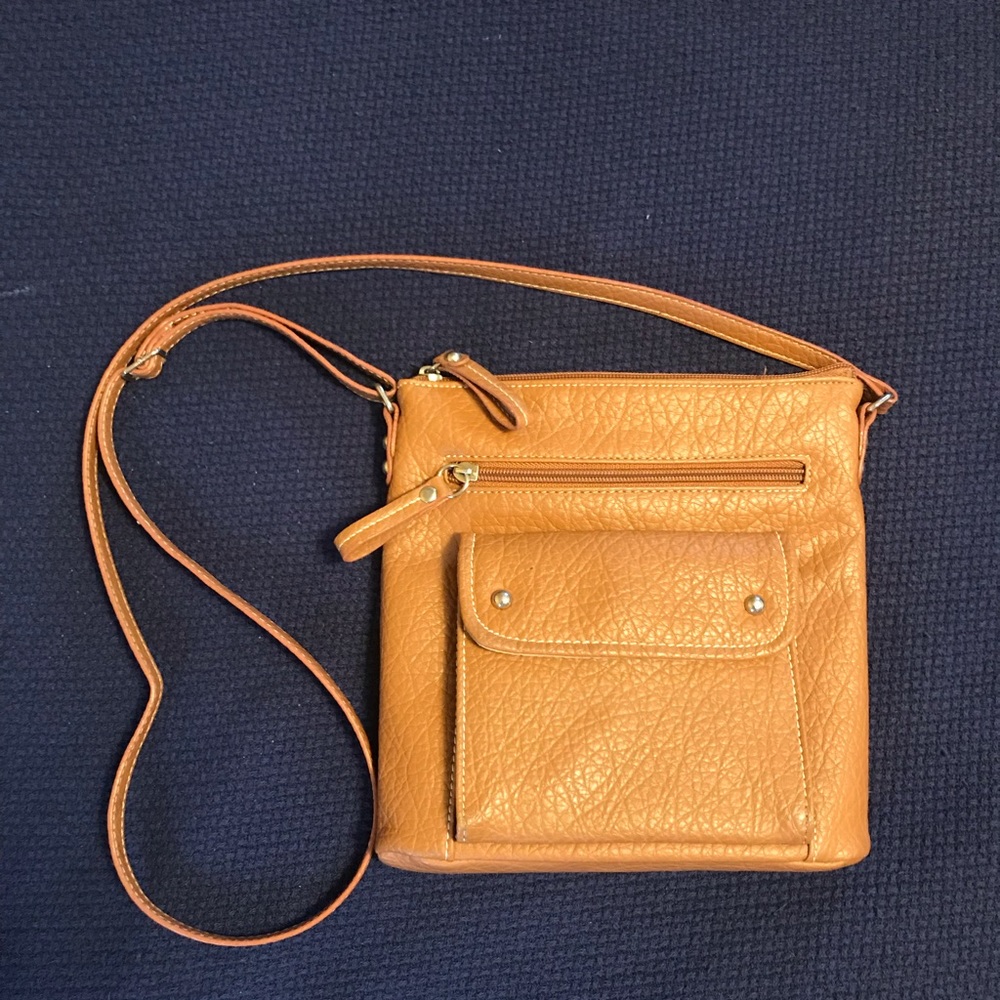 Kelly&Katie tan purse